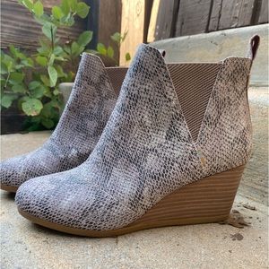 Toms Snake-Print Wedge Ankle Boots in Gray and Brown